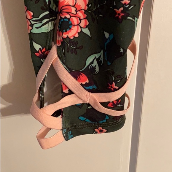 Workout Leggings - Picture 3 of 7